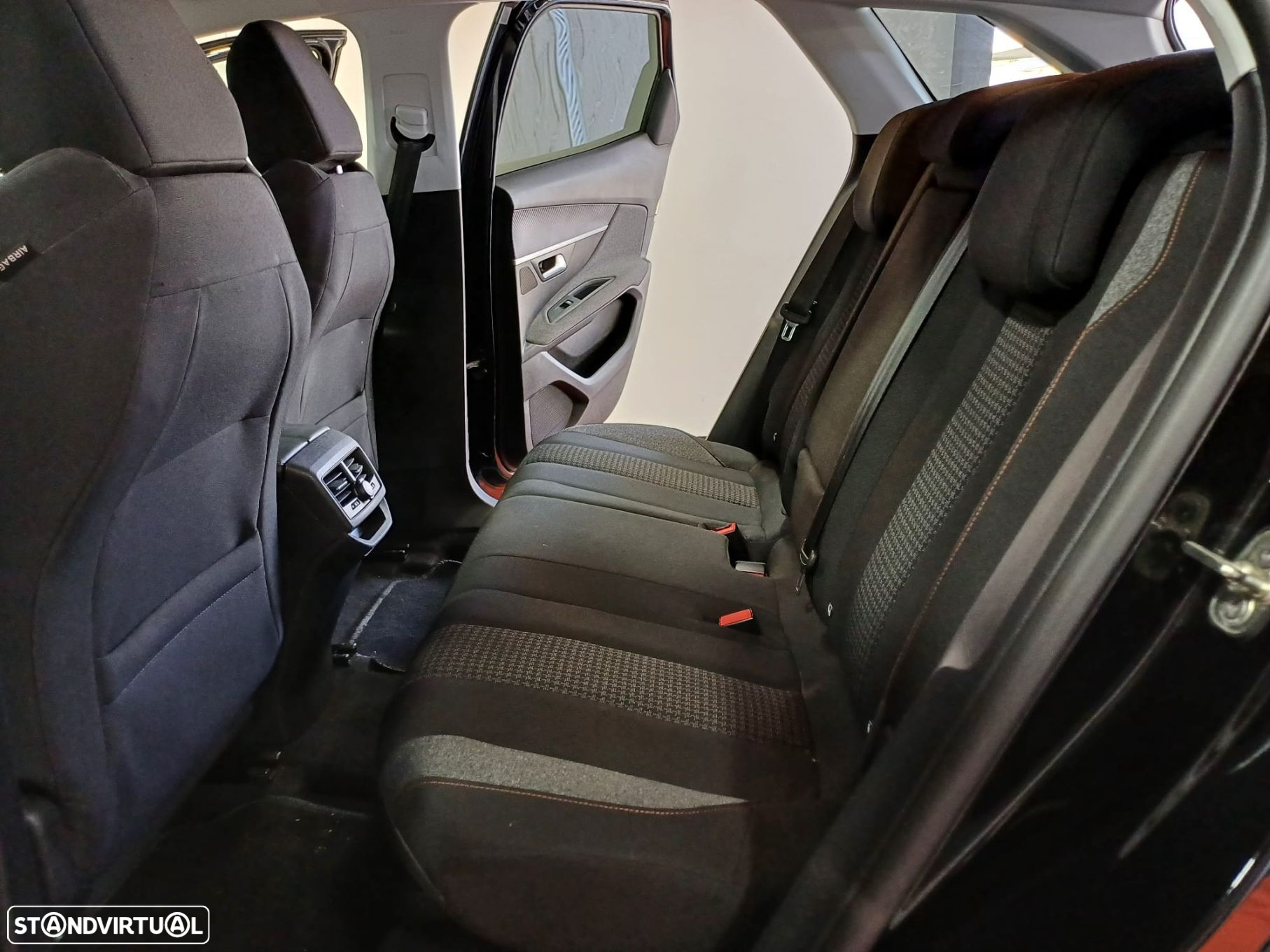 Peugeot 3008 1.5 BlueHDi Allure EAT8 - 12