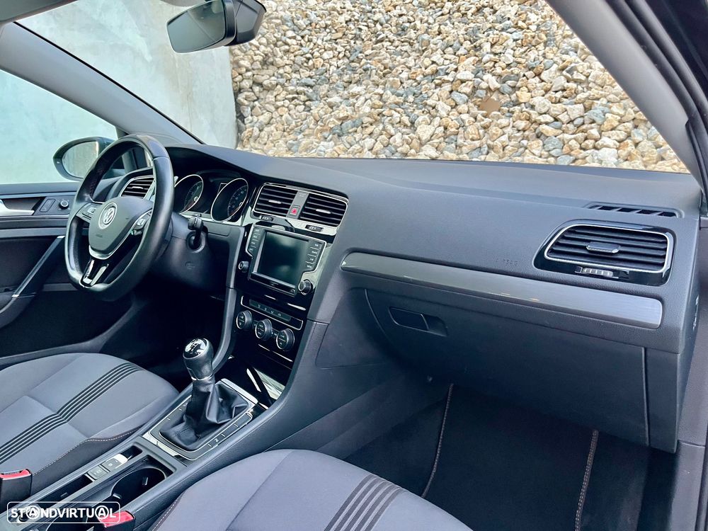 VW Golf - 31
