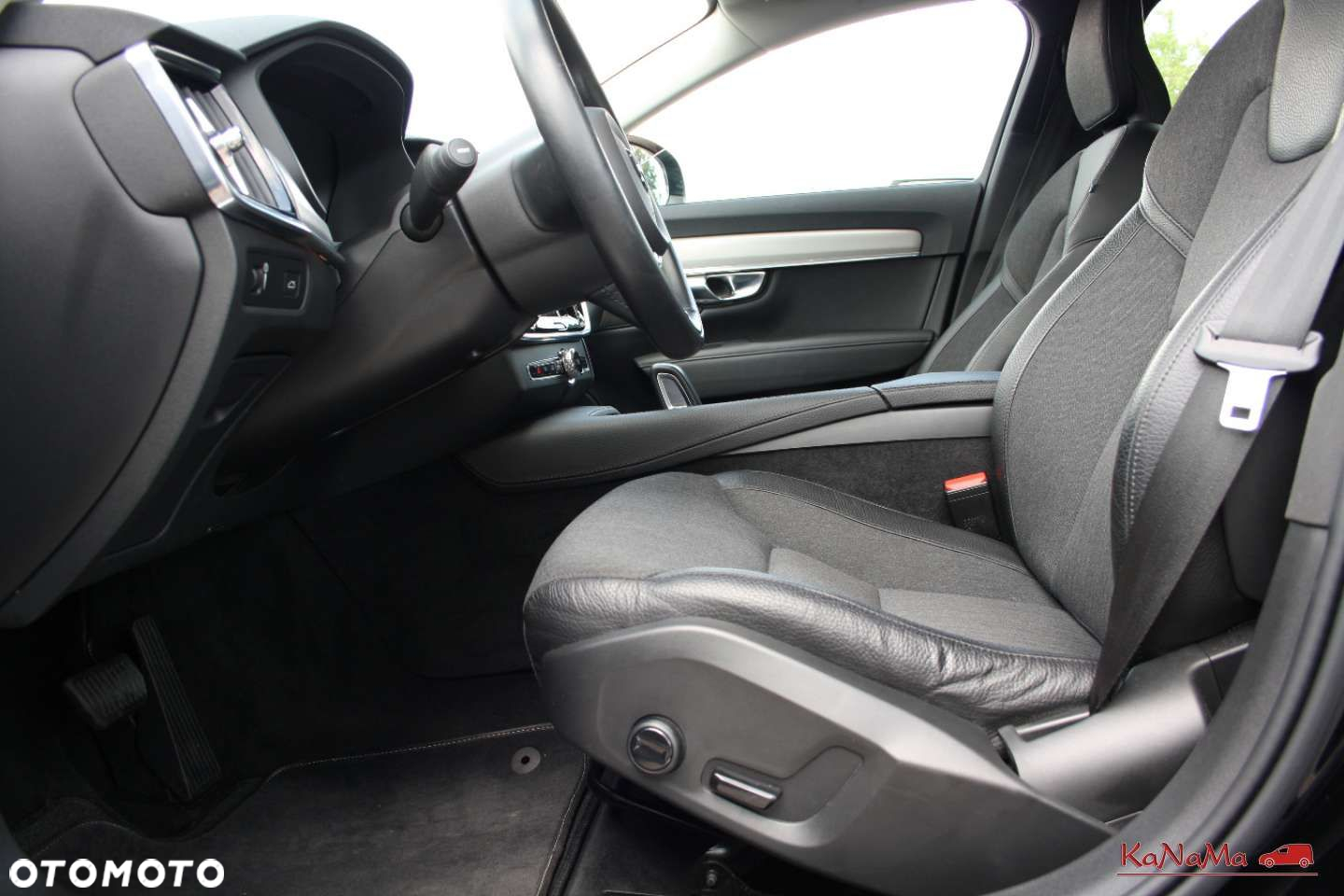 Volvo V90 Cross Country - 18