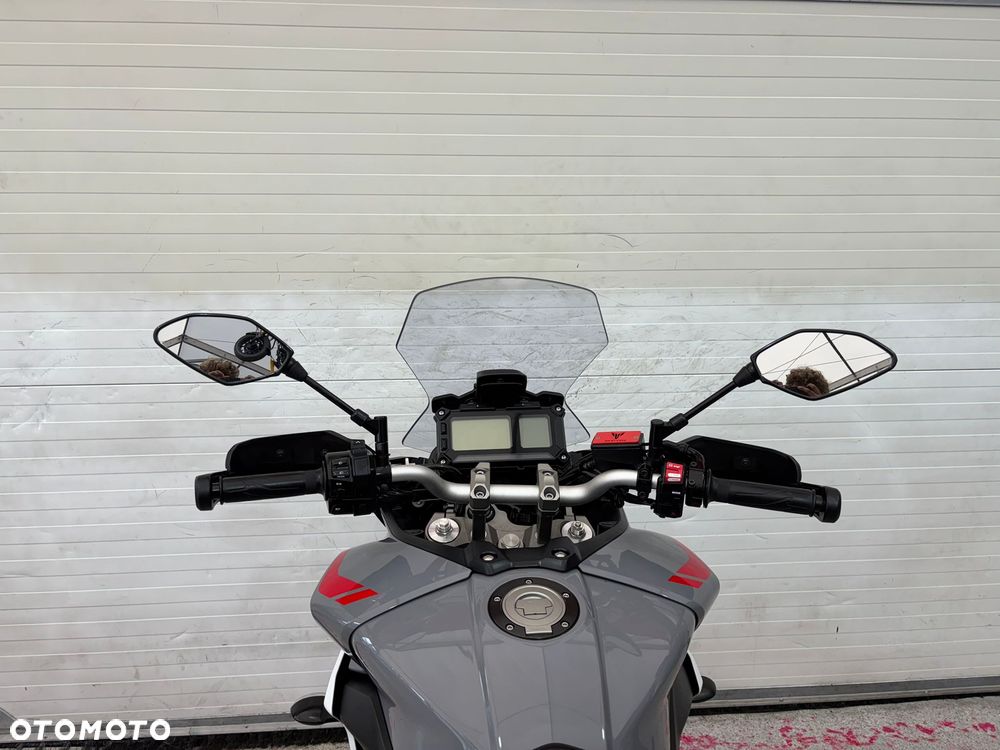 Yamaha MT - 27