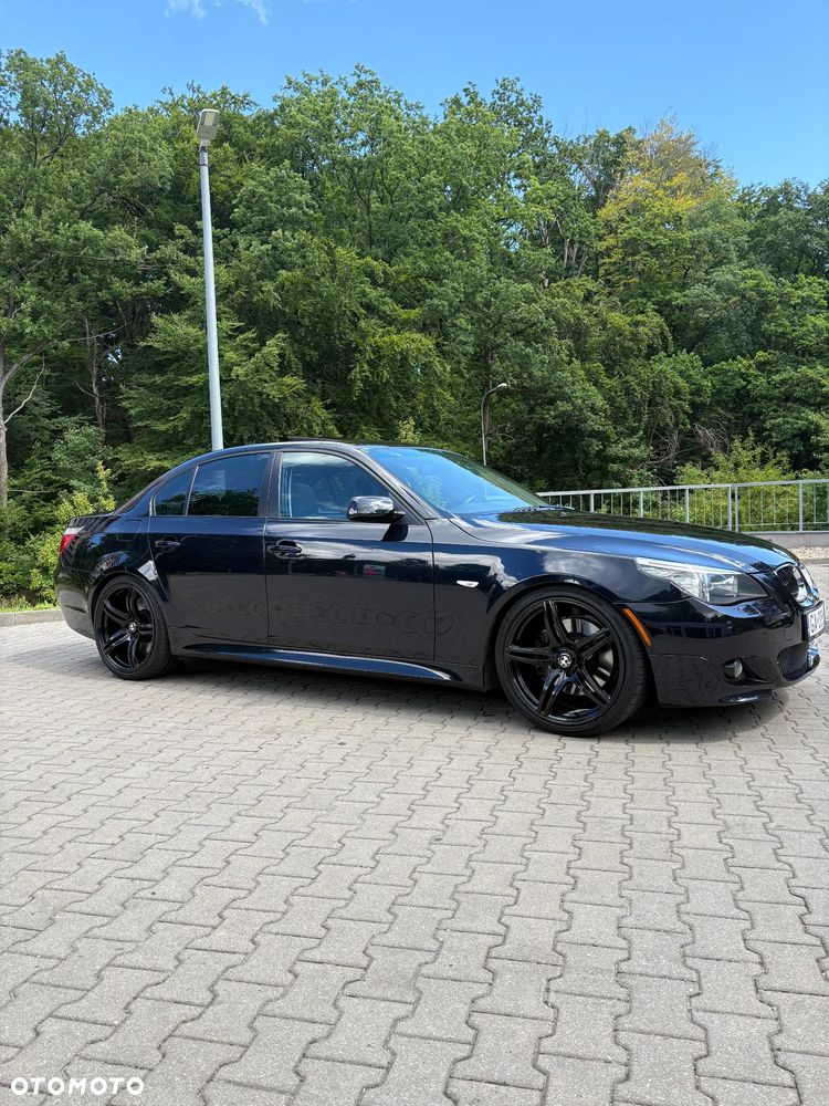 BMW Seria 5 550i - 10