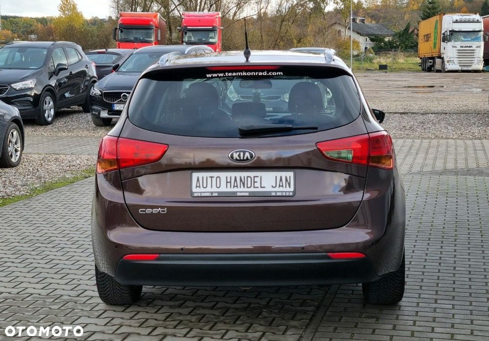 Kia Ceed - 13