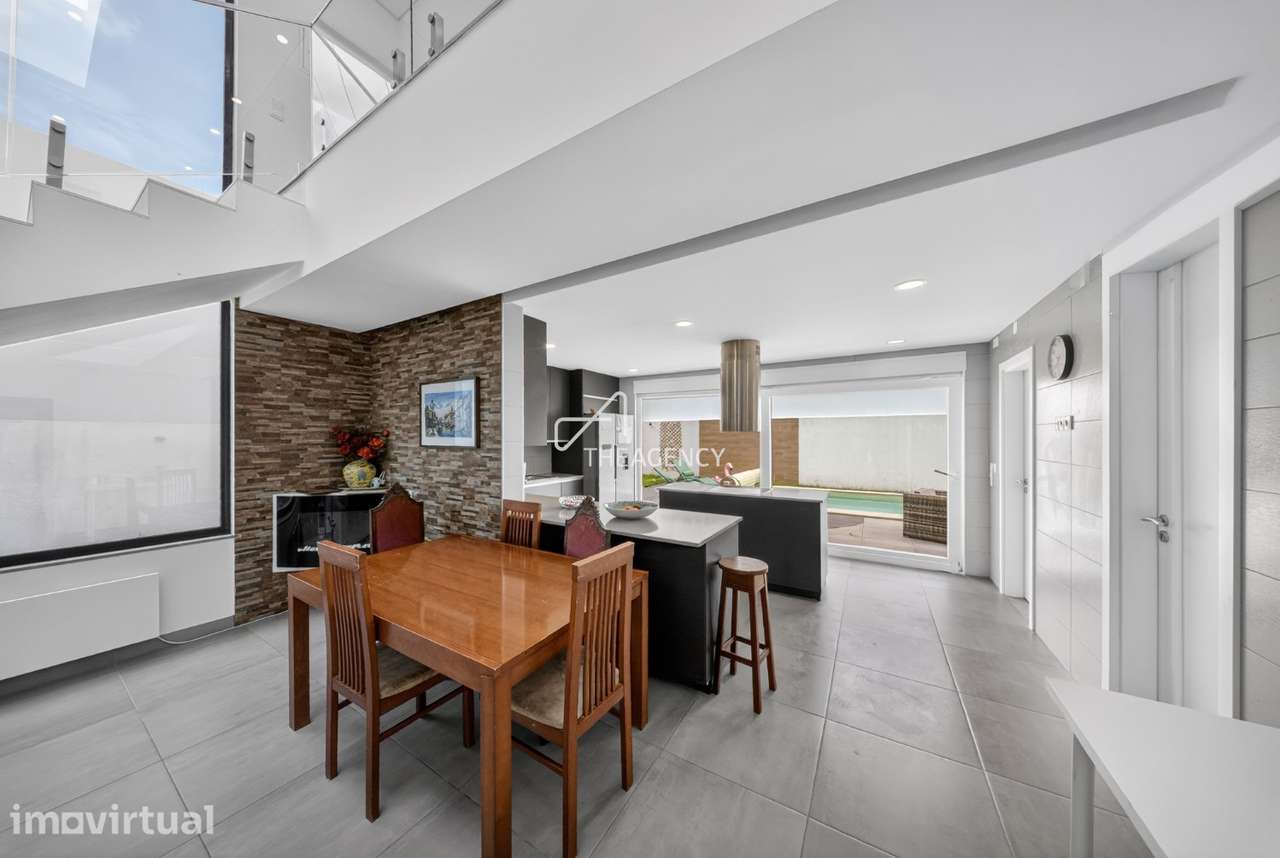 Moradia de Luxo T5 com Piscina e Jacuzzi às Portas de Lisboa - Grande imagem: 5/27