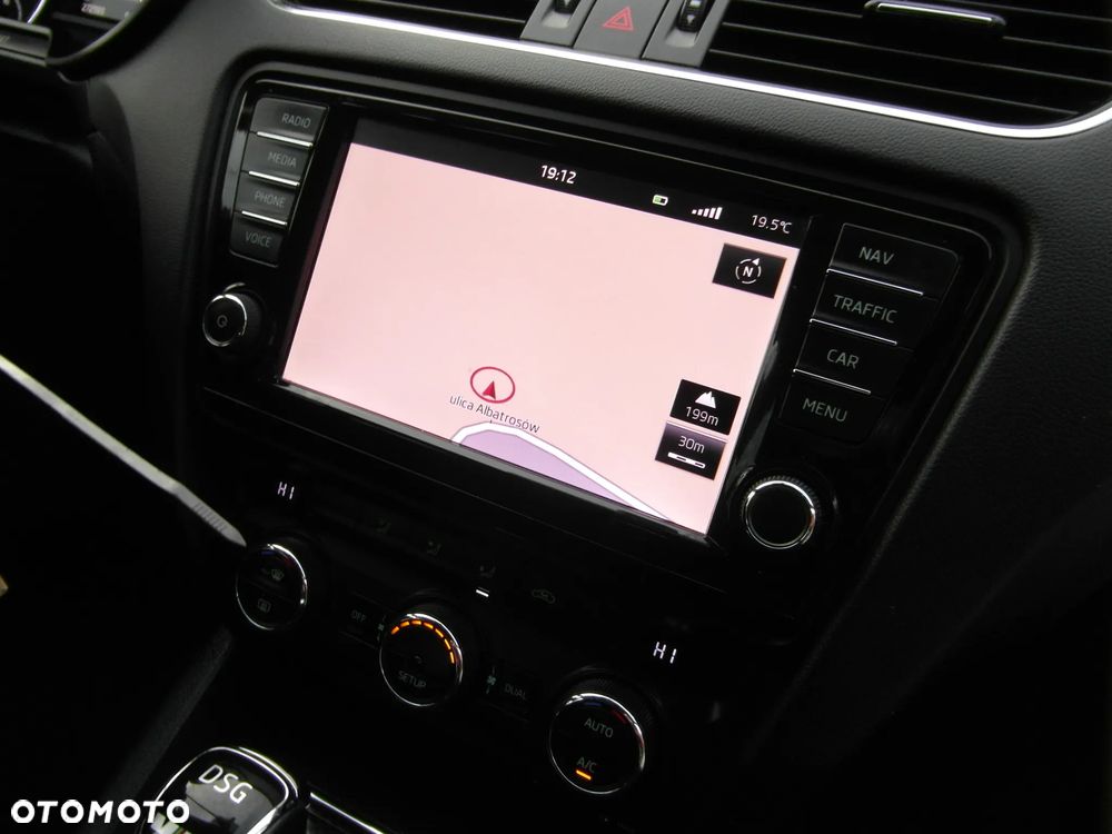 Skoda Octavia 2.0 TDI DSG RS - 29