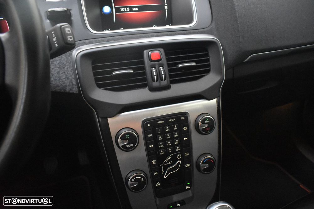 Volvo V40 2.0 D2 VOR - 23