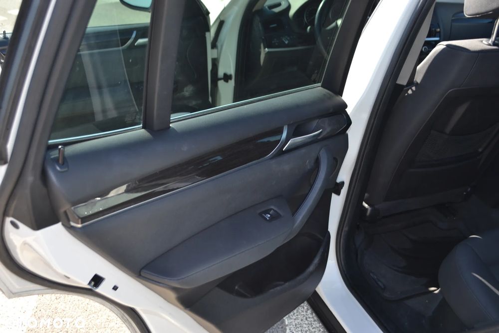 BMW X3 xDrive28i xLine - 17