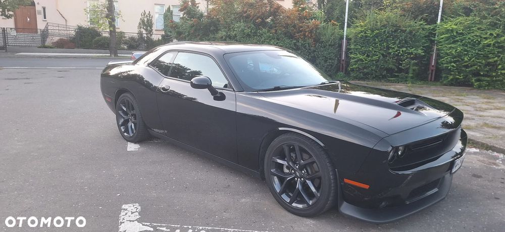 Dodge Challenger - 2