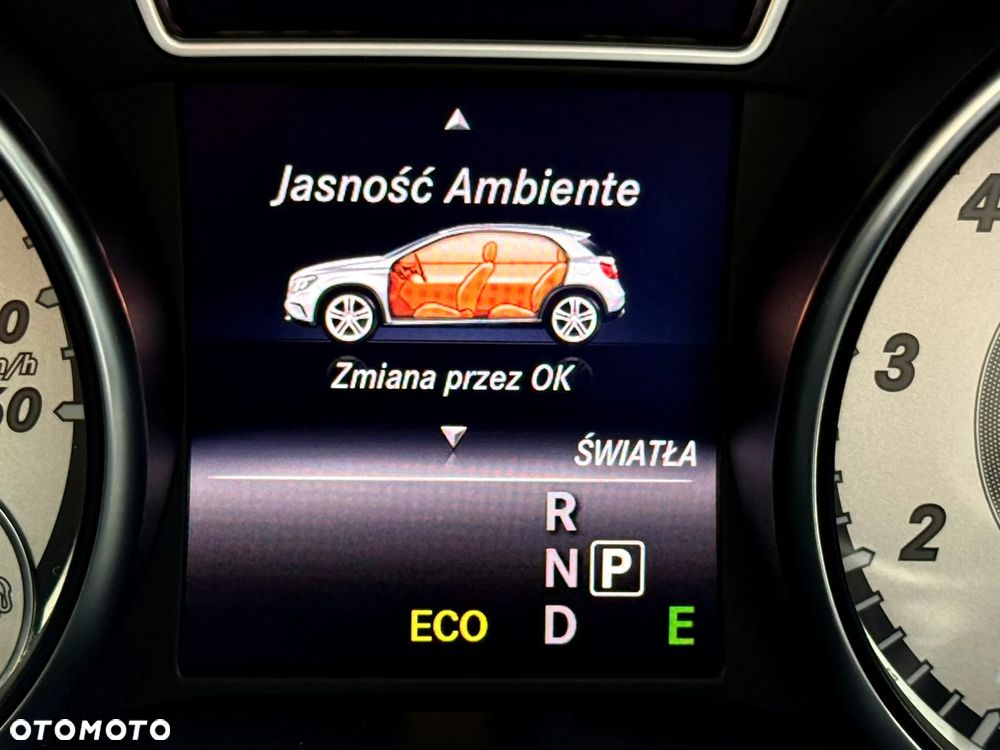 Mercedes-Benz GLA - 26