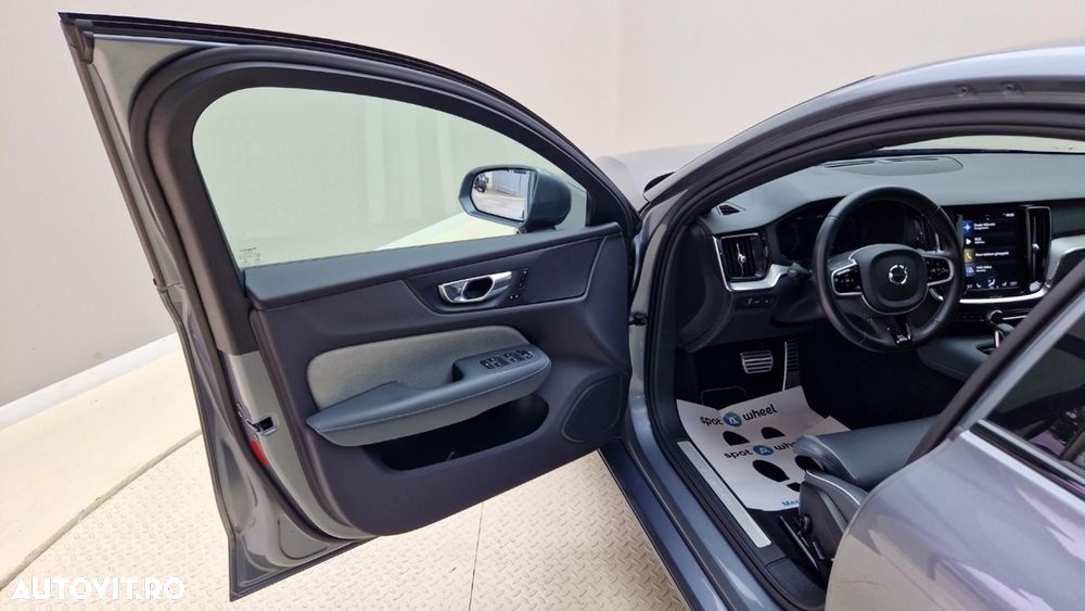 Volvo S60 T5 AWD R-Design - 10