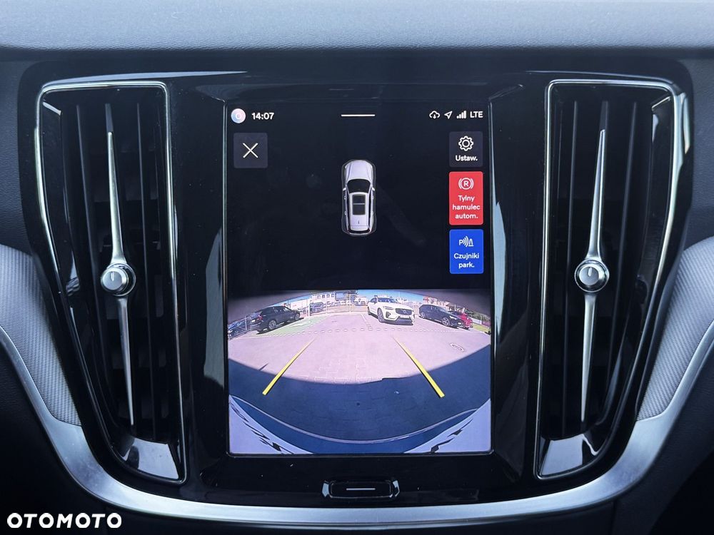 Volvo V60 Cross Country - 17