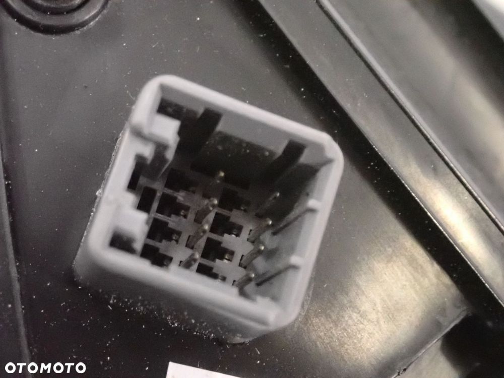 KIA VENGA 09- LUSTERKO PRAWE 7F 8 PIN - 11