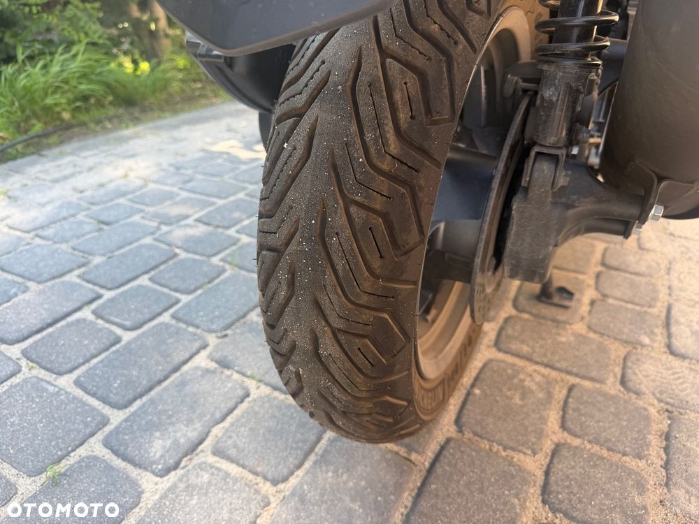 Yamaha X-max - 25
