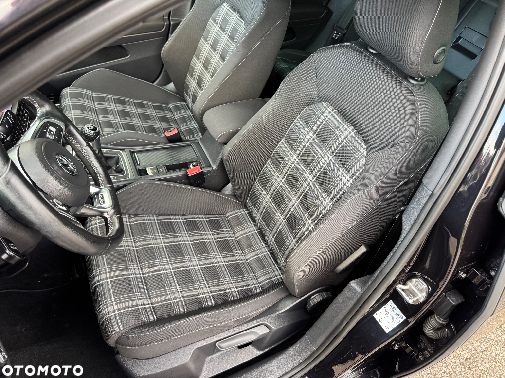 Volkswagen Golf VII 2.0 TDI BMT GTD - 25