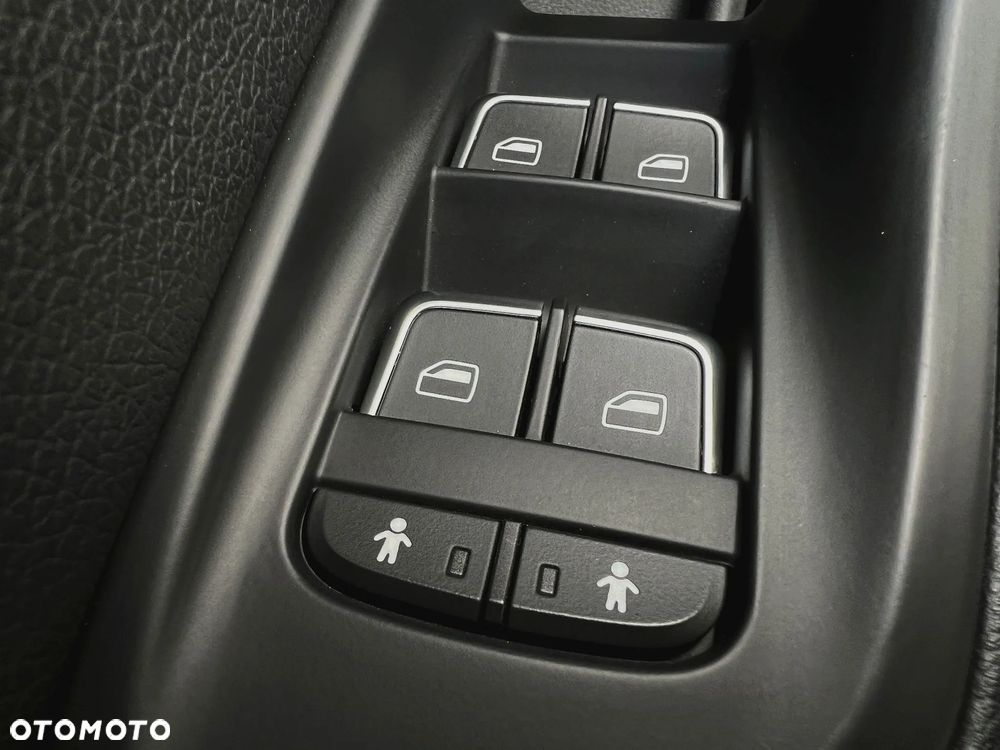 Audi A6 Avant 2.0 TDI Ultra S tronic - 35