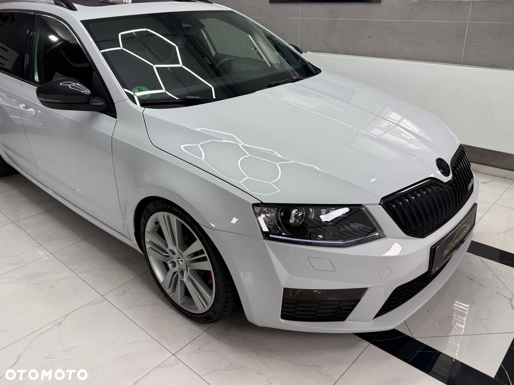 Skoda Octavia 2.0 TDI DSG RS - 10