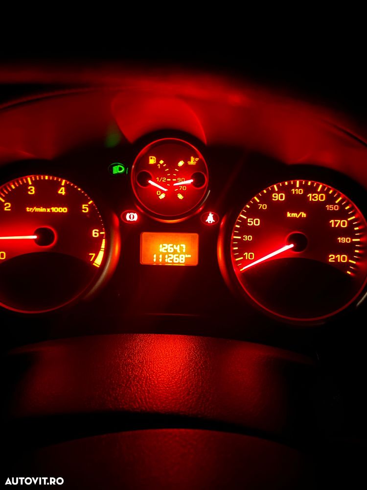 Peugeot 207 1.4E Urban - 12