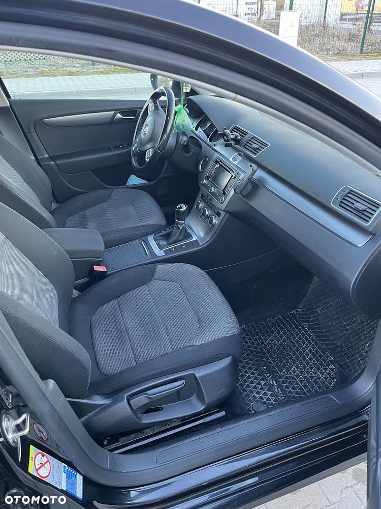 Volkswagen Passat 1.6 TDI BlueMotion Technology Comfortline - 5