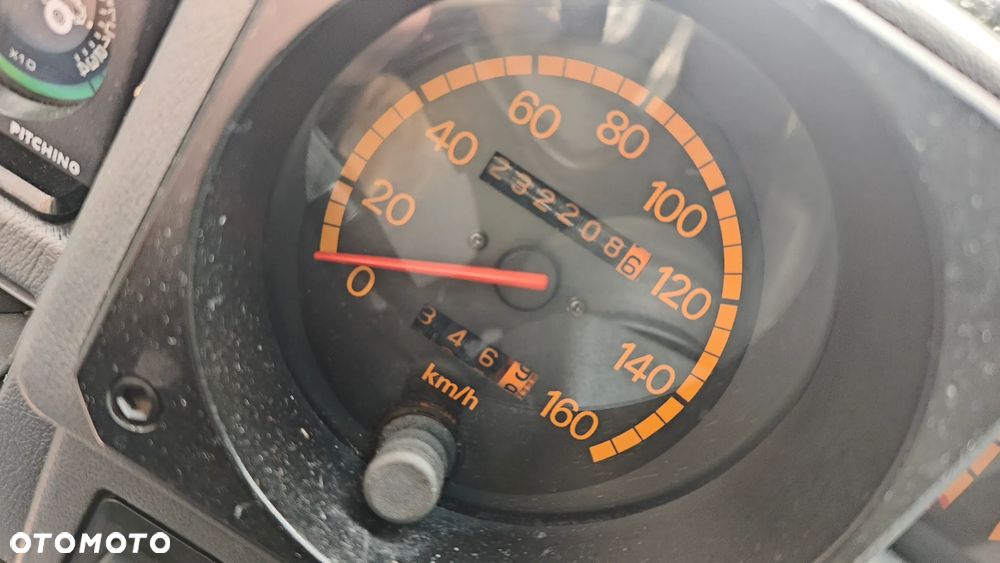Mitsubishi Pajero - 36
