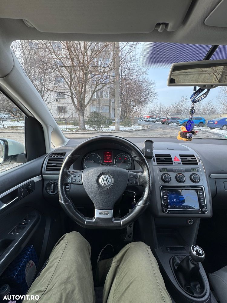 Volkswagen Touran 2.0 TDI DPF R-Line Edition - 9