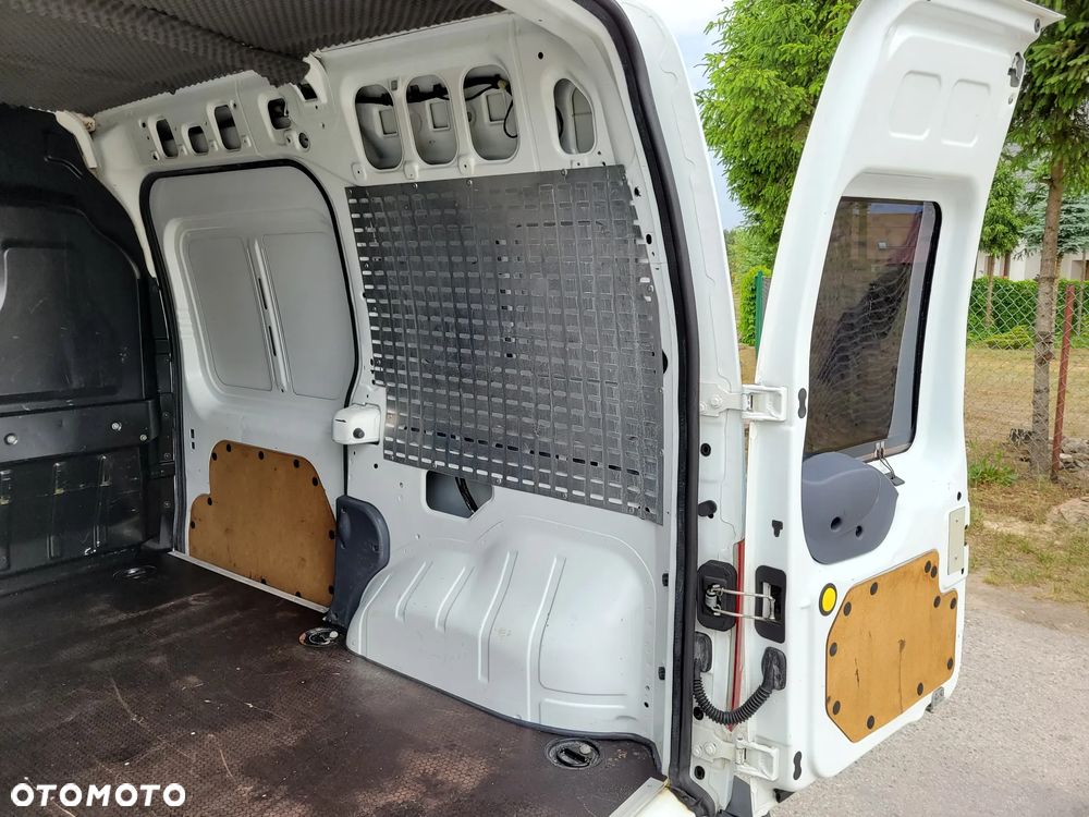 Ford Transit Connect - 13