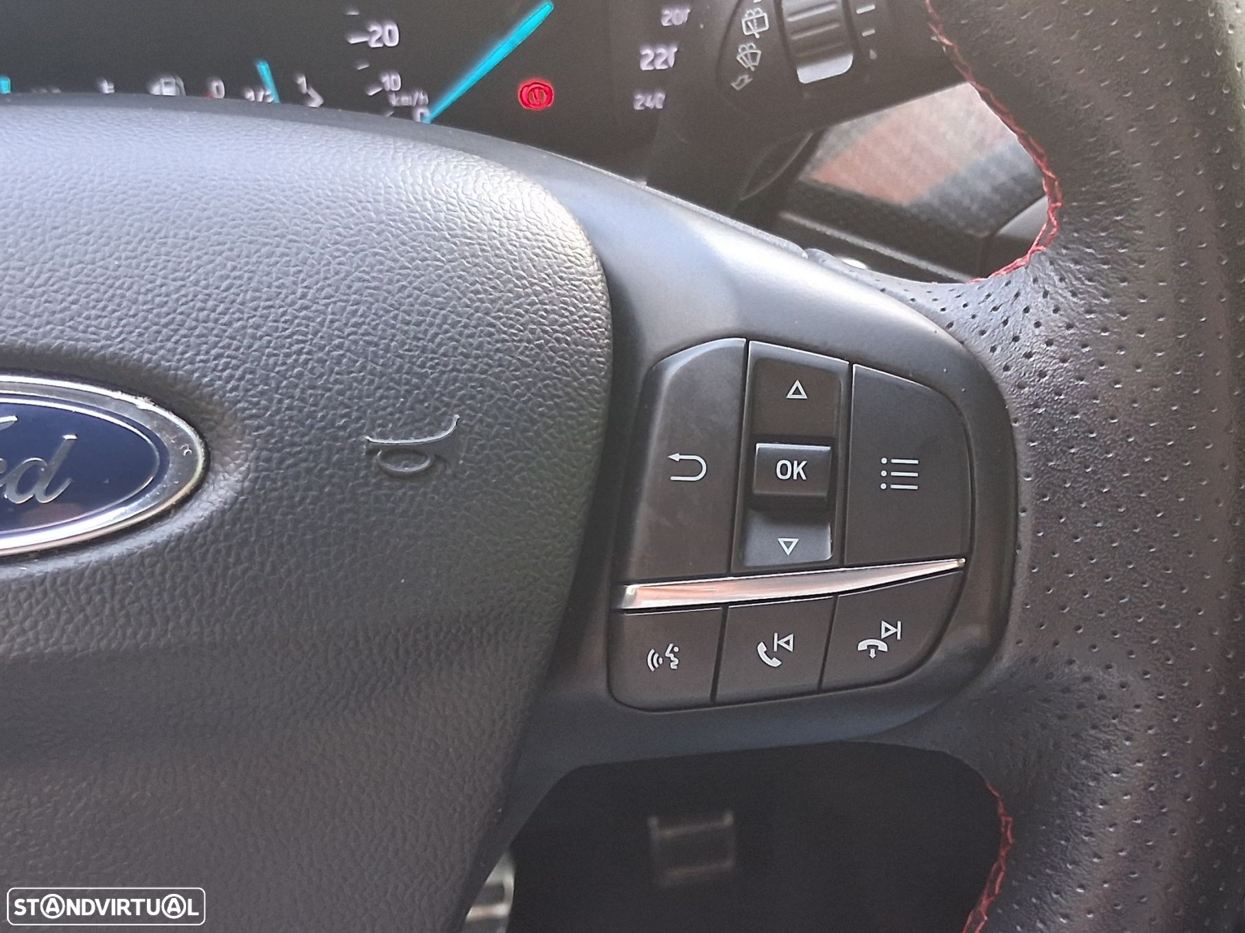 Ford Focus SW 1.0 EcoBoost ST-Line - 33