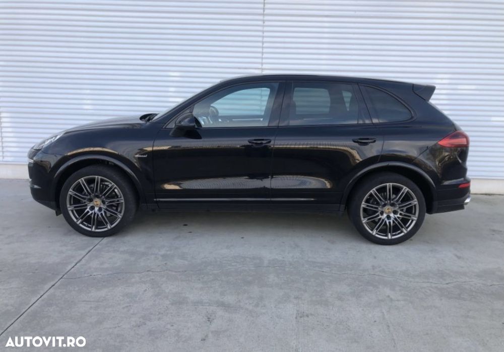 Porsche Cayenne 3.0 L - 1