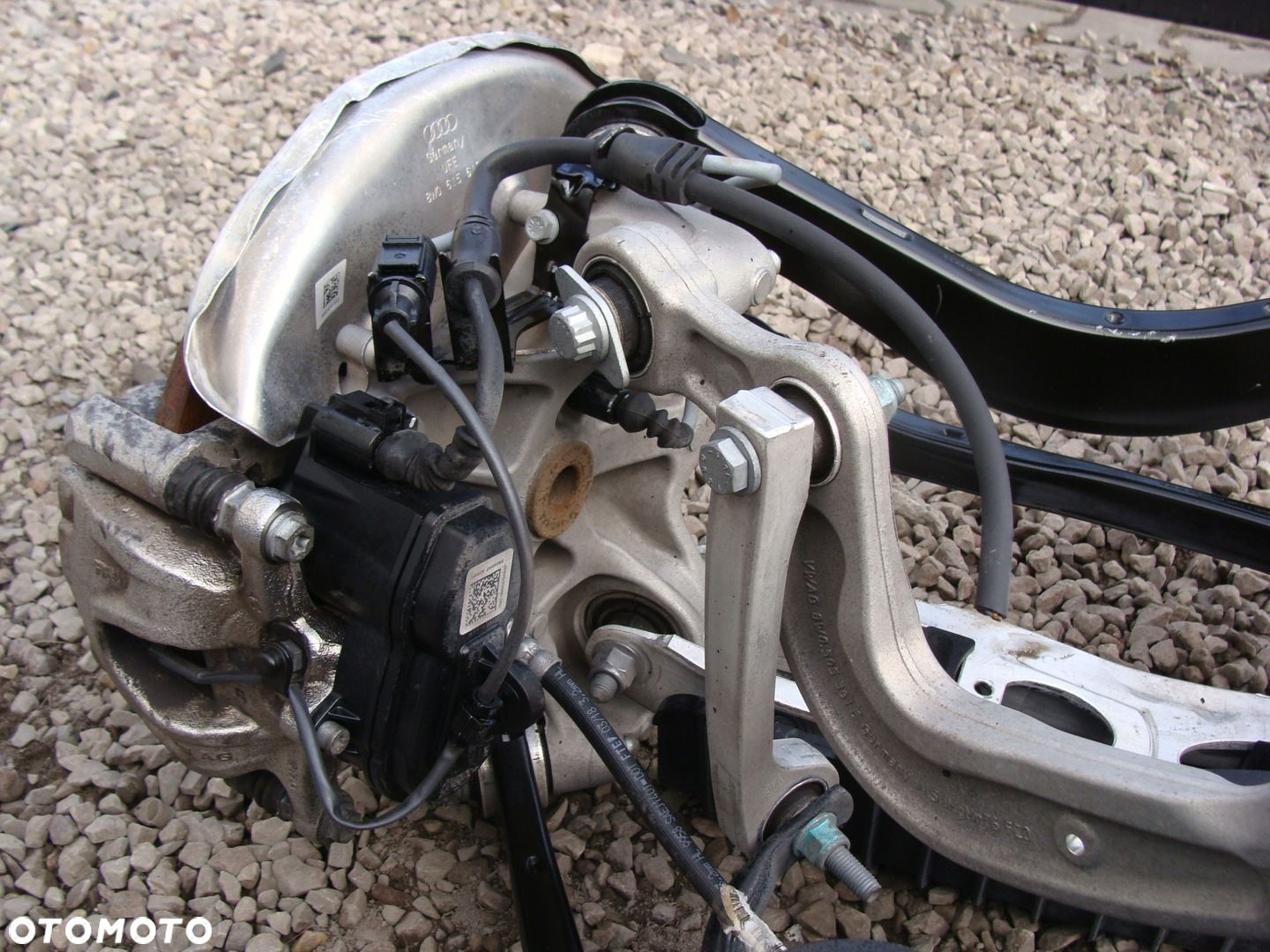 ZAWIESZENIE TYLNE KOMPLETNE AUDI A4 B9 2WD - 4