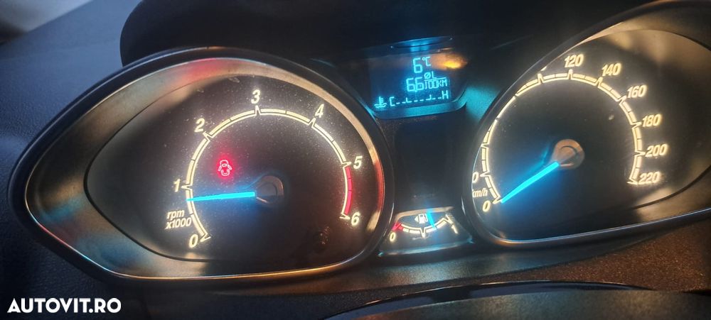 Ford Fiesta 1.6 TDCI DPF Titanium - 4