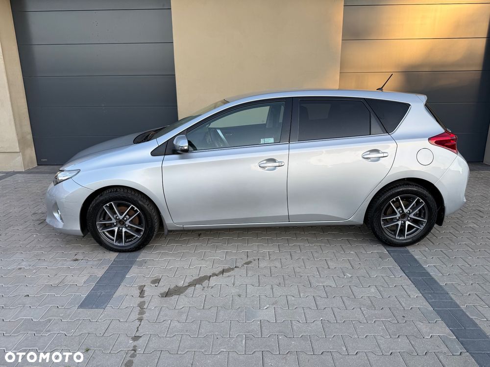 Toyota Auris 1.6 Premium Comfort - 35