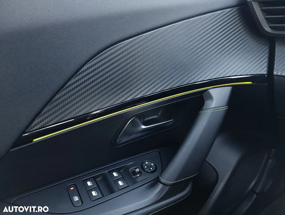 Peugeot 2008 1.2 L PureTech STT EAT8 GT Line - 13