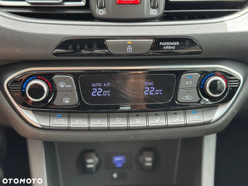 Hyundai i30 Kombi 1.6 CRDI DCT EDITION 30+ - 22