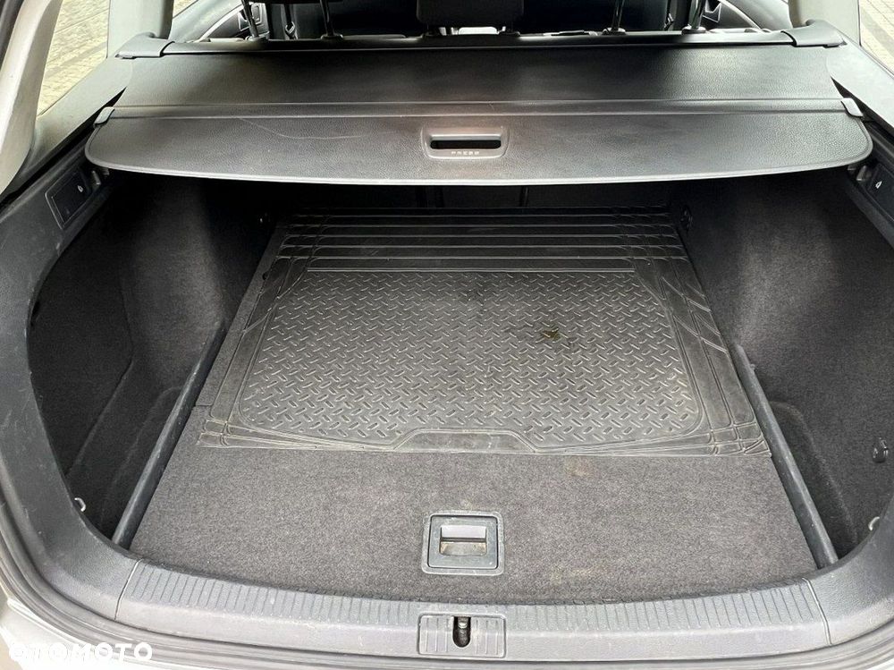 Volkswagen Golf - 22