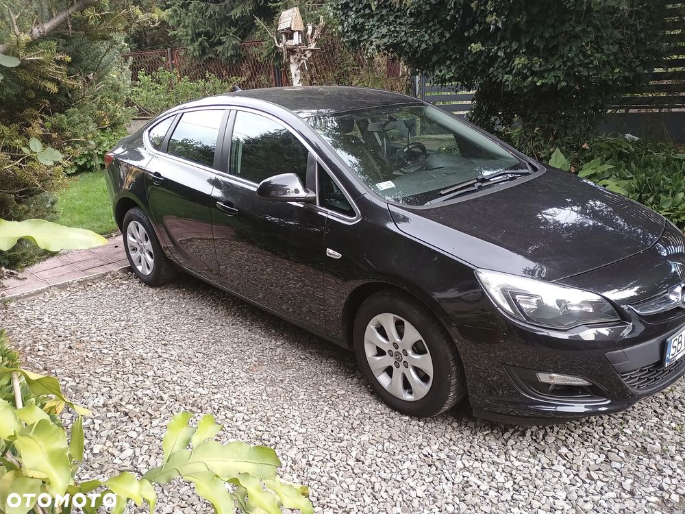 Opel Astra 1.6 Business EU6 - 1