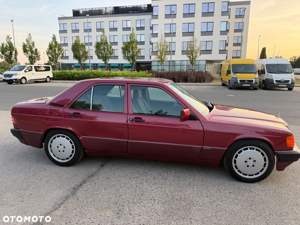 Mercedes-Benz W201 (190) - 3