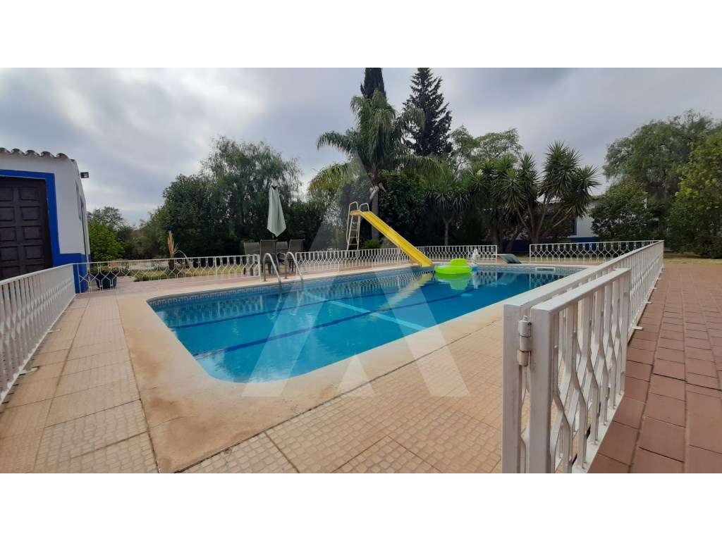 Moradia típica algarvia, com 5 quartos e piscina privada, no centro... - Grande imagem: 3/25