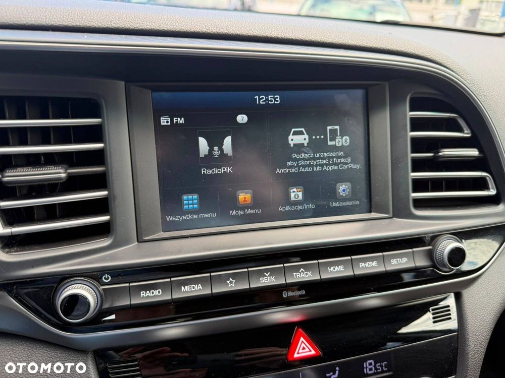 Hyundai Elantra 1.6 Comfort - 28