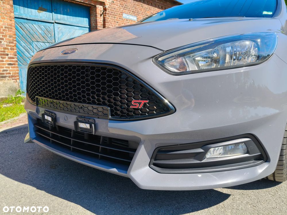 Ford Focus 2.0 EcoBoost ST mit Leder-Exclusiv-Paket - 7