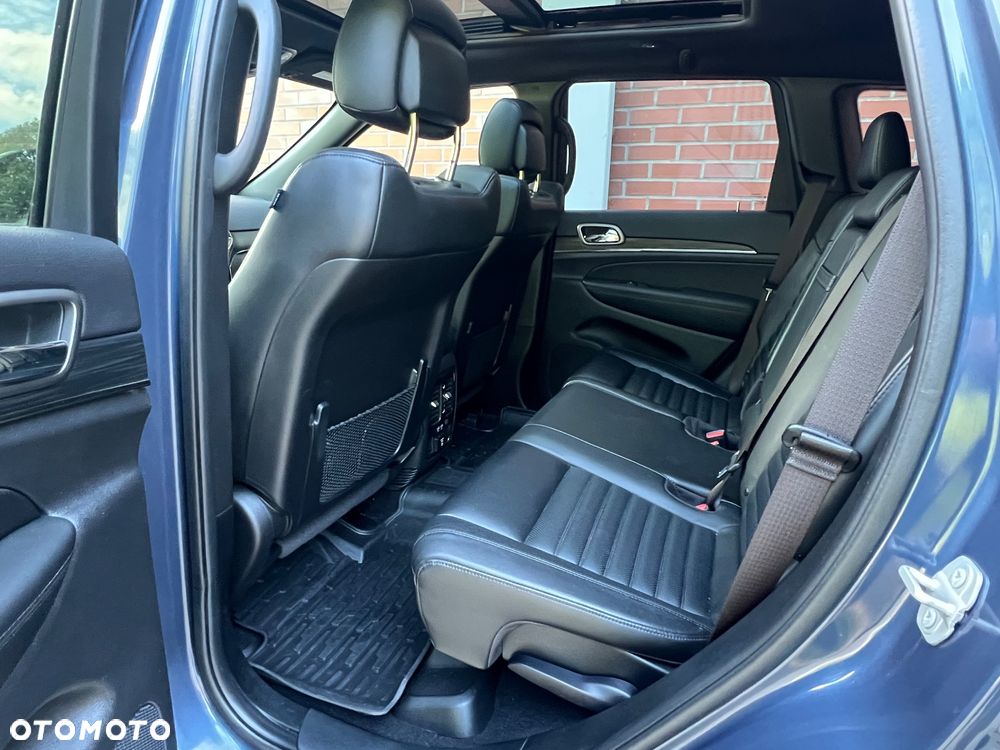 Jeep Grand Cherokee - 16