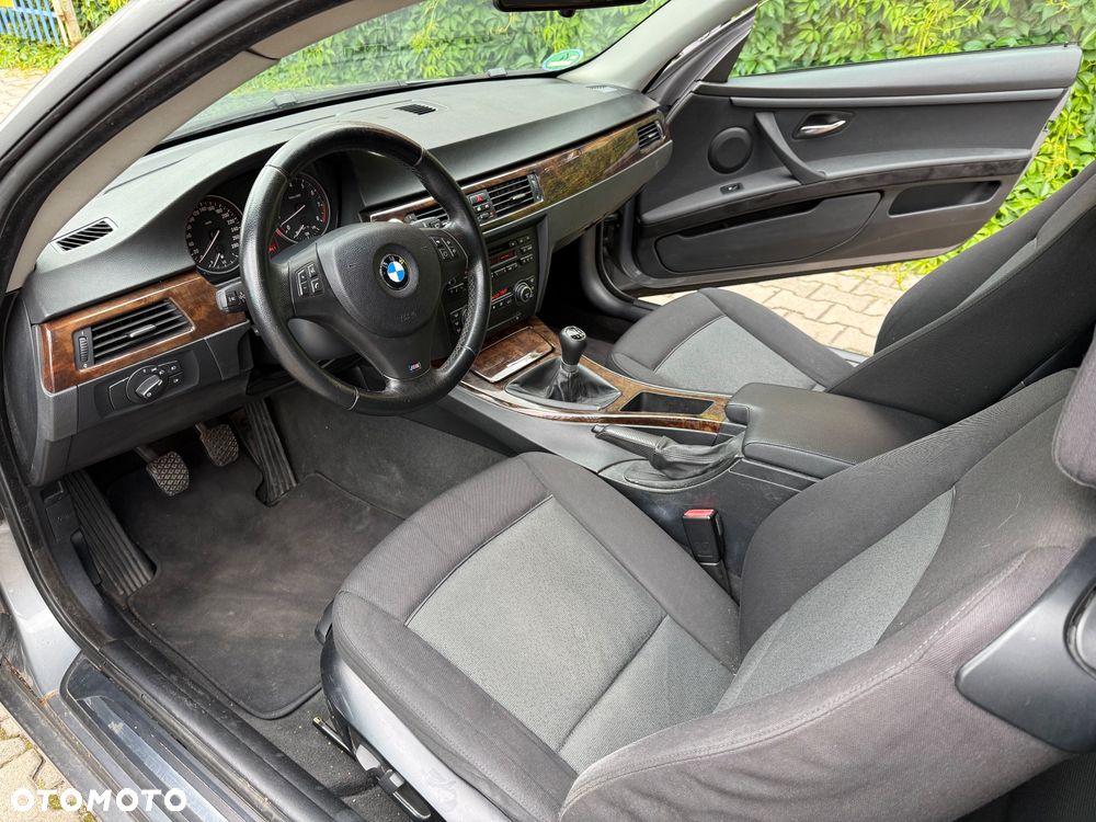 BMW Seria 3 325i - 11