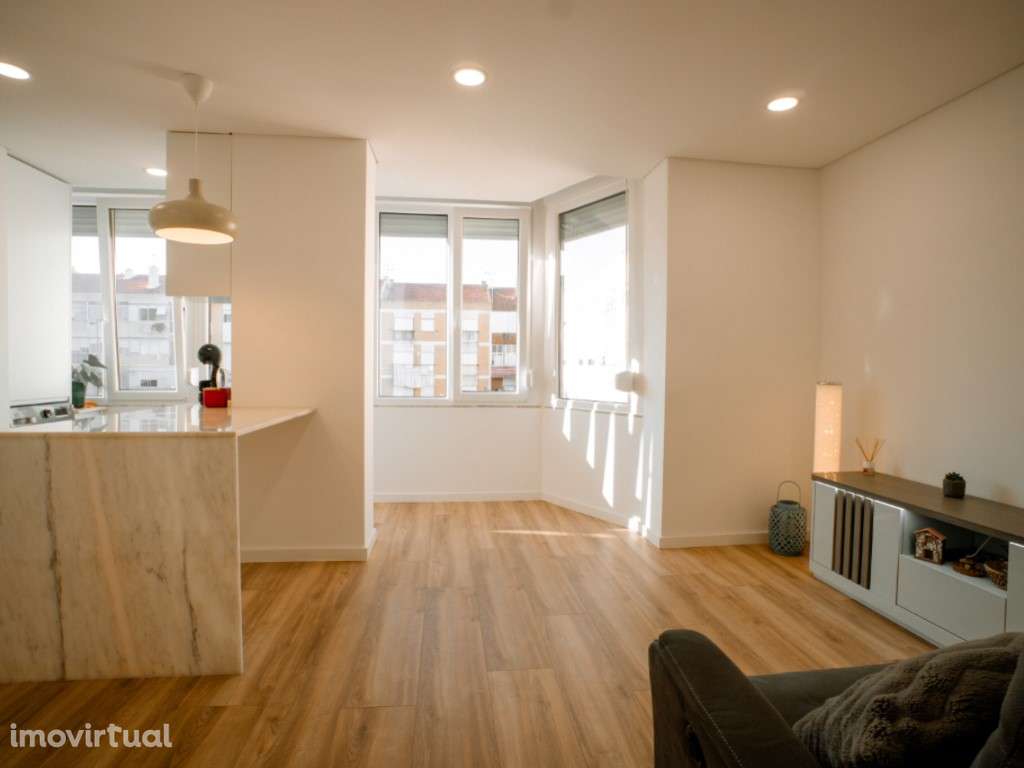 Apartamento T2 totalmente remodelado Baixa da Banheira - Grande imagem: 2/20