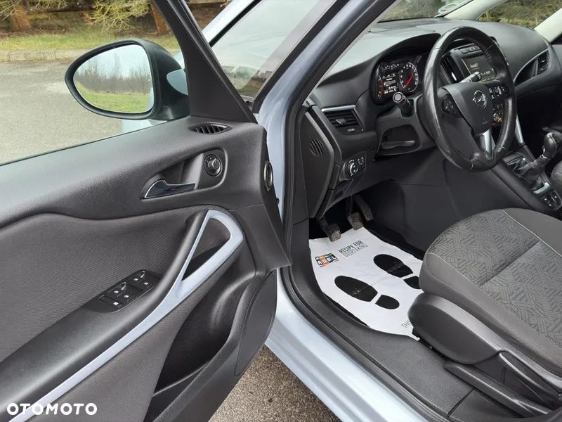 Opel Zafira 1.4 Turbo Business Edition - 24