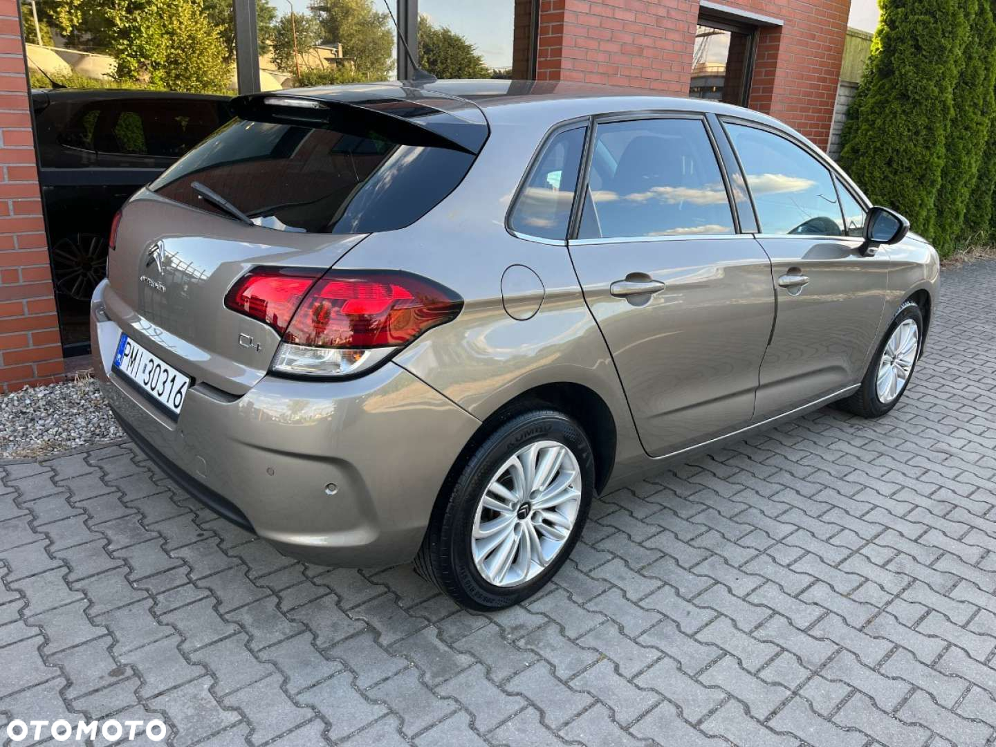 Citroën C4 PureTech 130 Stop&Start PLUS - 4