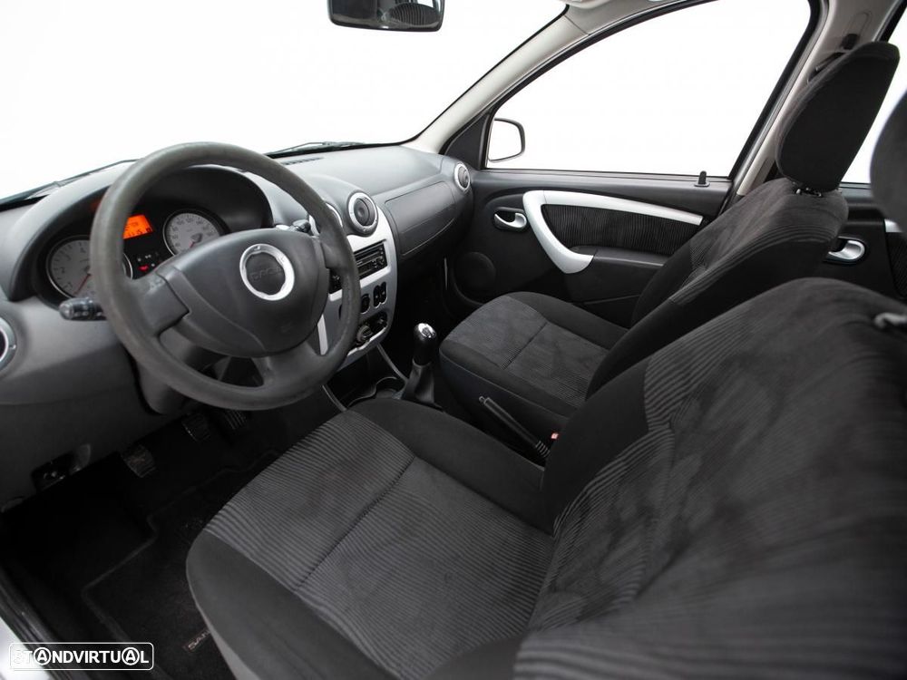 Dacia Sandero - 7