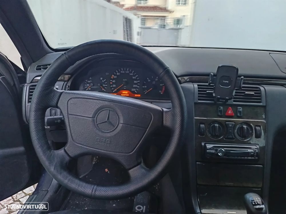 Mercedes-Benz E 290 TD Elegance - 6