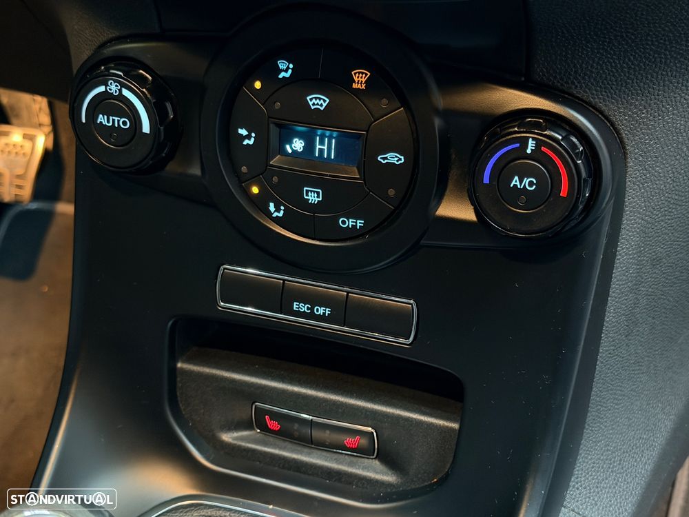 Ford Fiesta 1.6 EcoBoost c/ Pack Pele Desportiva ST - 35