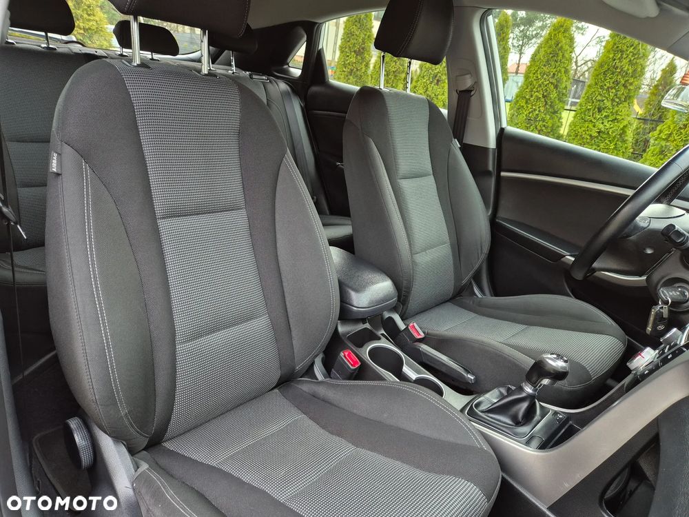 Hyundai i30 blue 1.6 CRDi Classic - 18