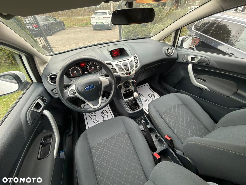 Ford Fiesta - 8