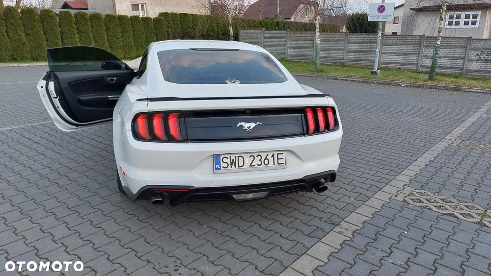 Ford Mustang - 10