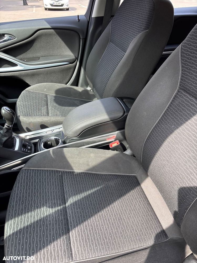 Opel Zafira - 37