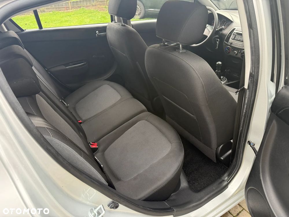 Hyundai i20 - 10